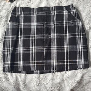 Hollister Black and White Plaid Mini Skirt
